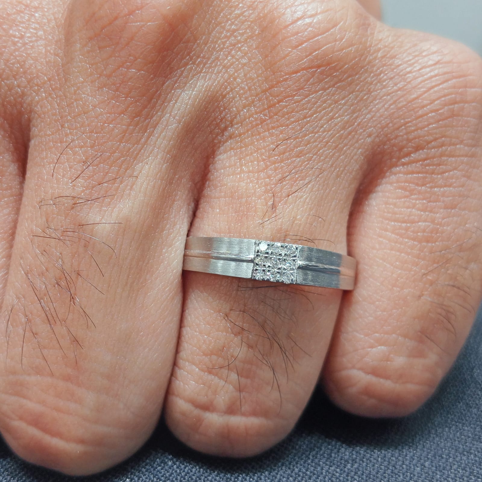 PLANTINUM RING