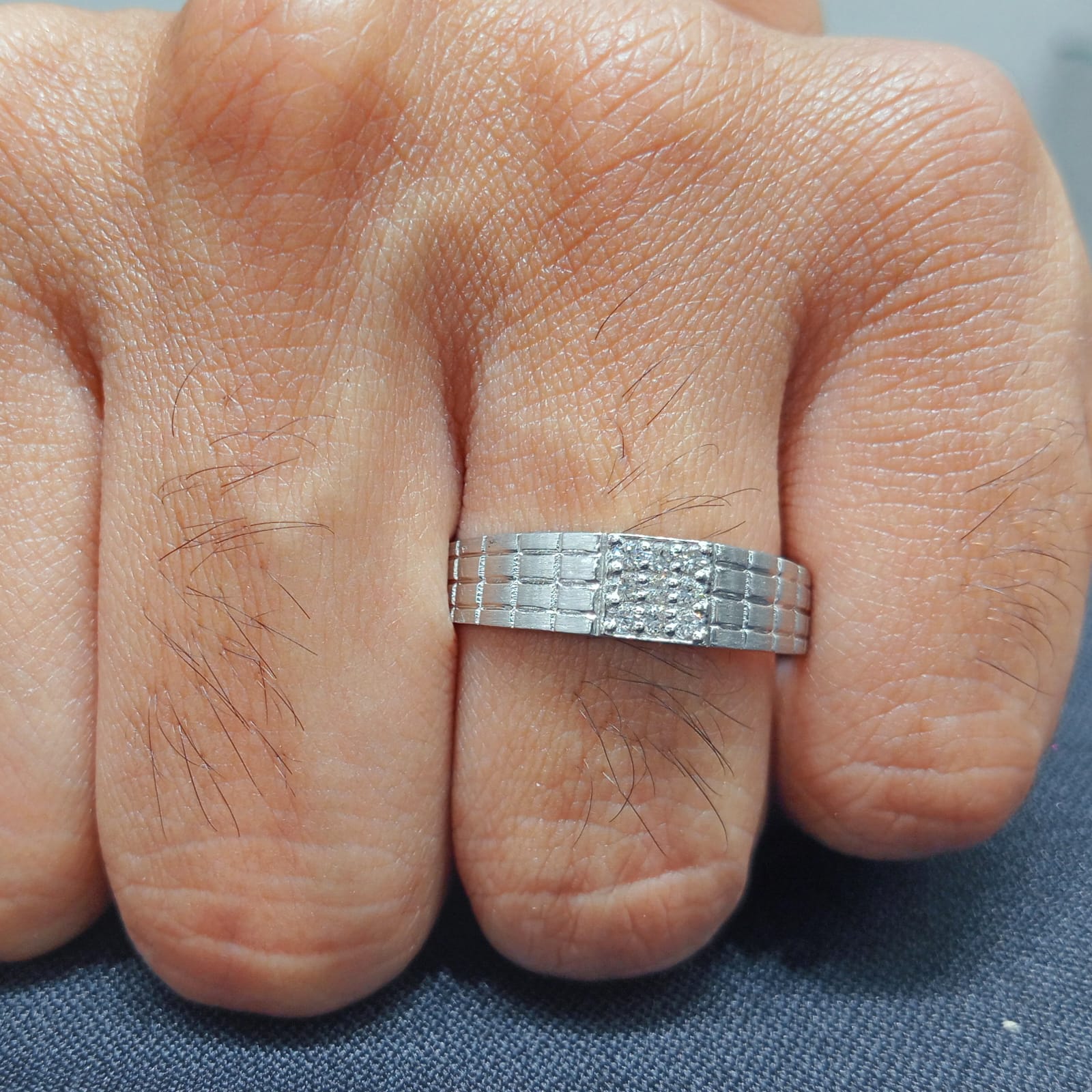 PLANTINUM RING