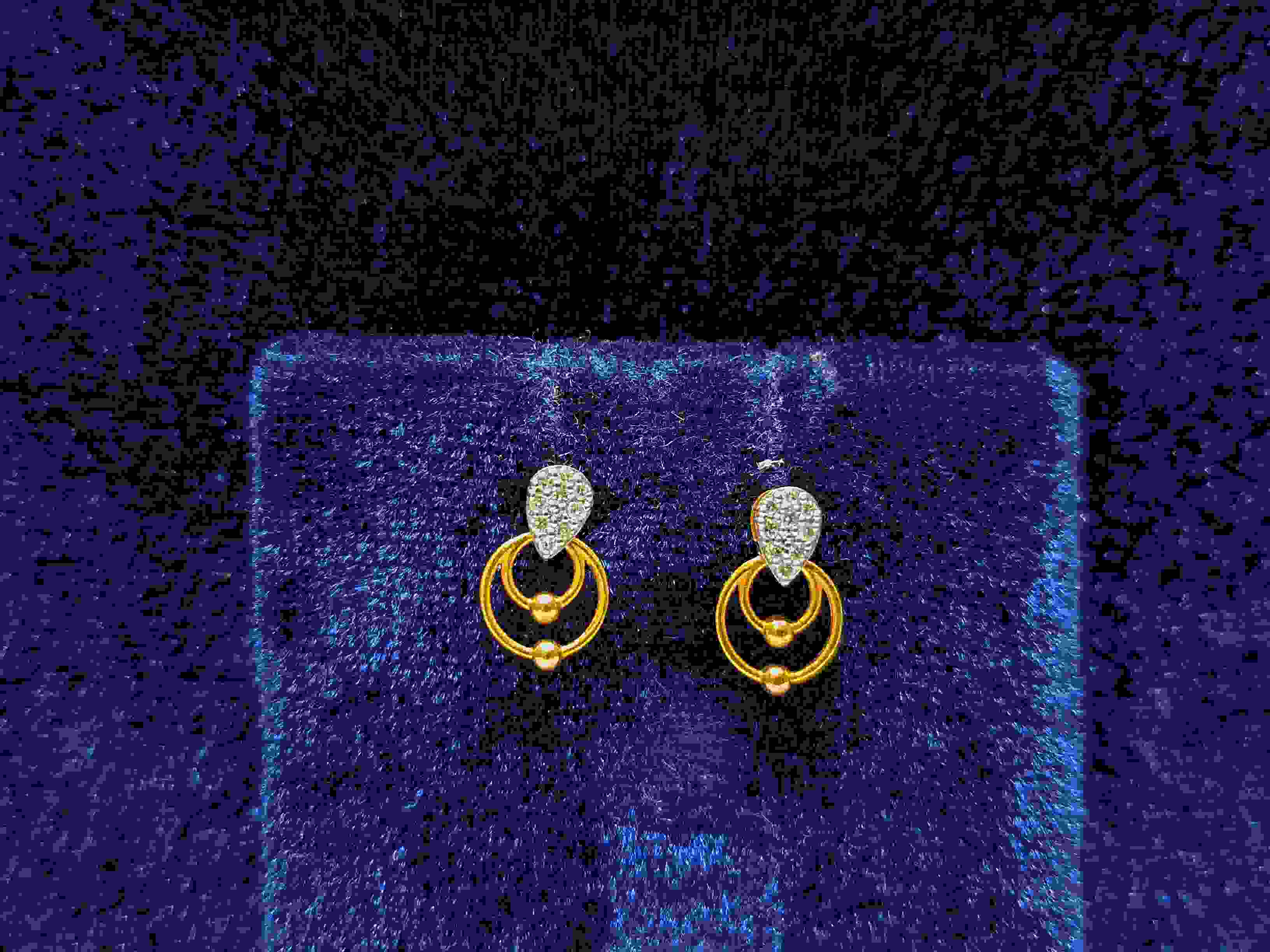 DIAMOND TOPS