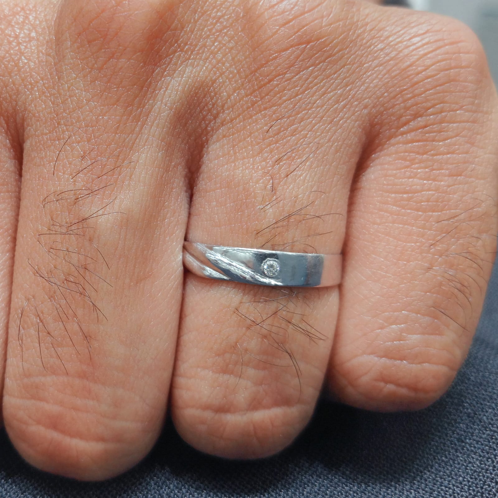 PLANTINUM RING
