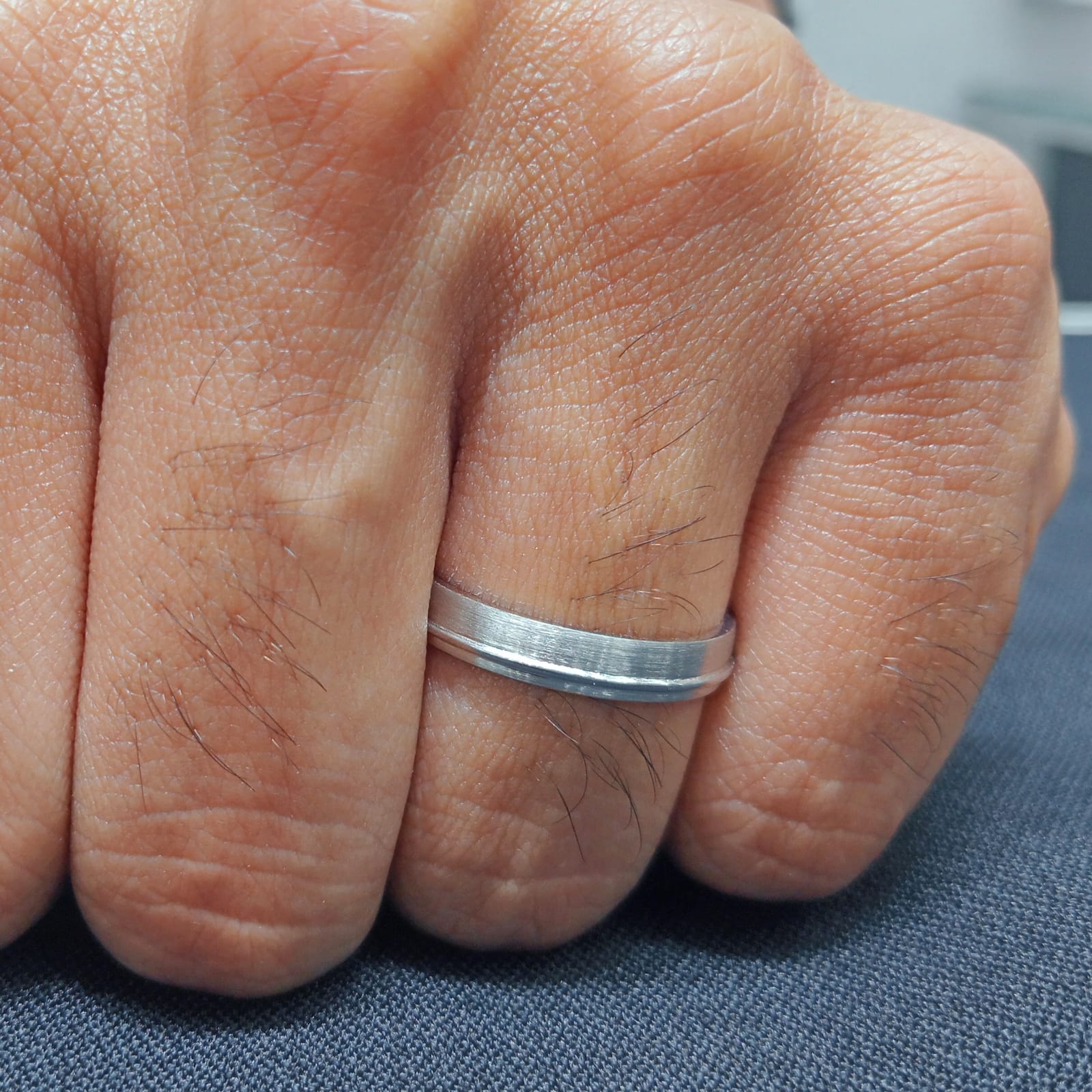 PLANTINUM RING