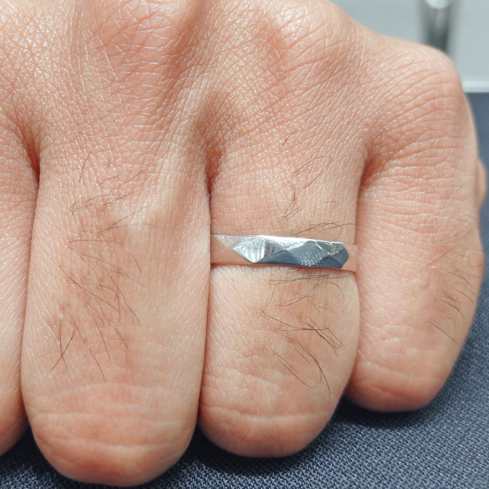 PLANTINUM RING