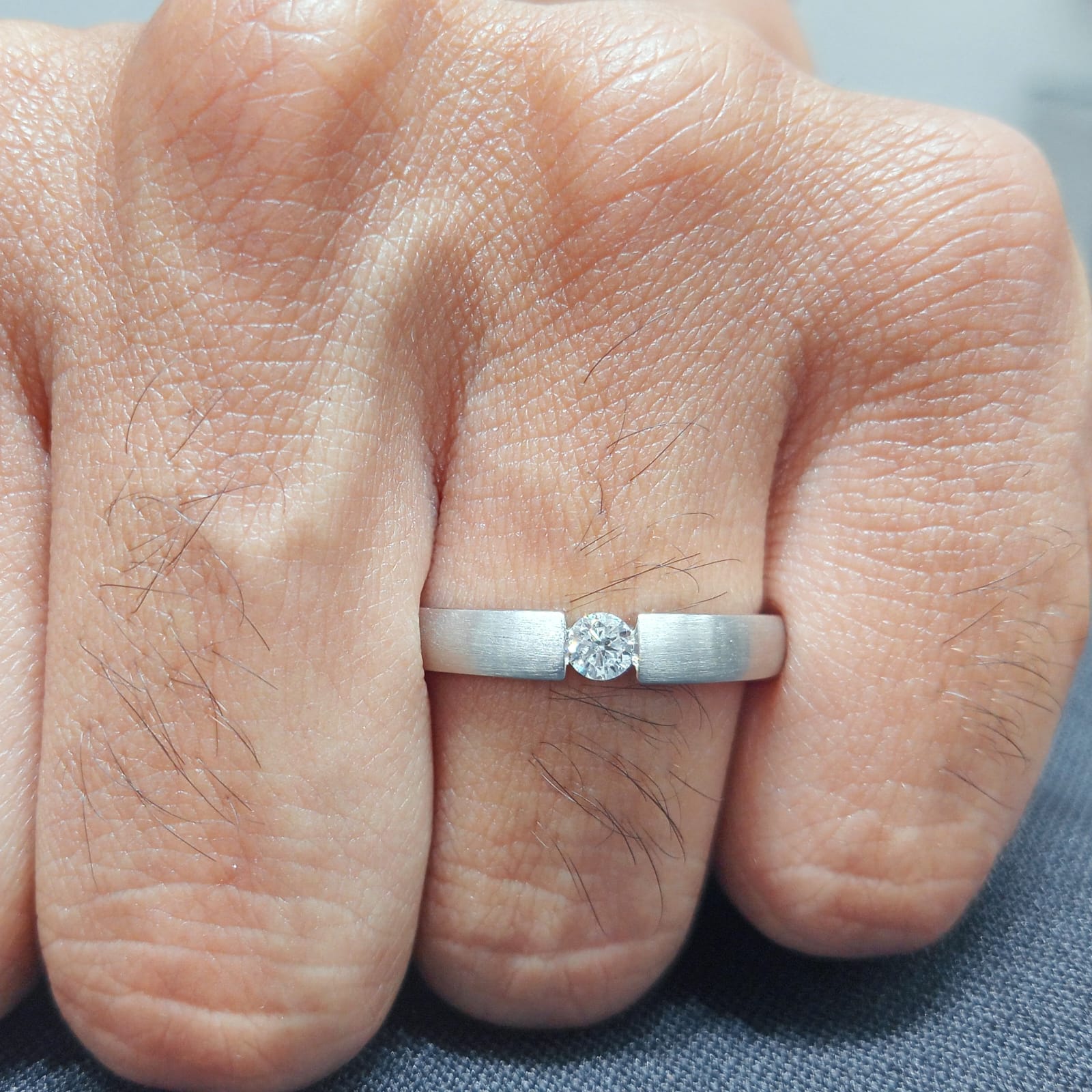 PLANTINUM RING