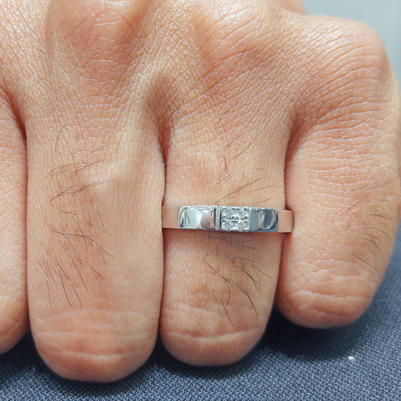 PLANTINUM RING