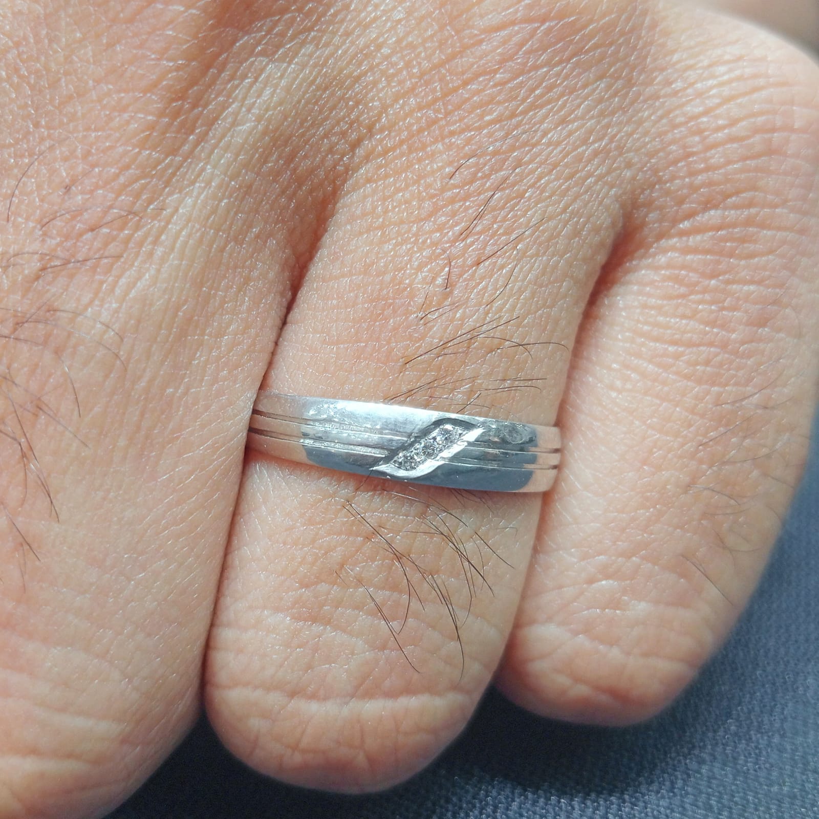 PLANTINUM RING