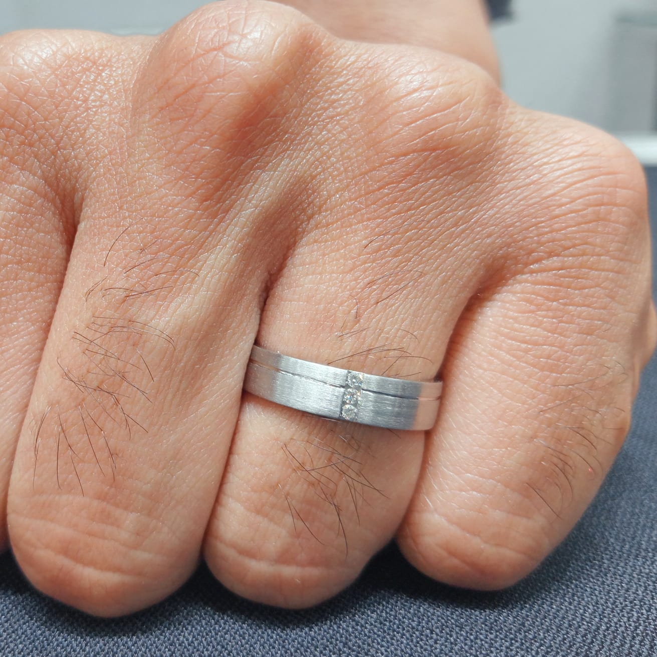 PLANTINUM RING