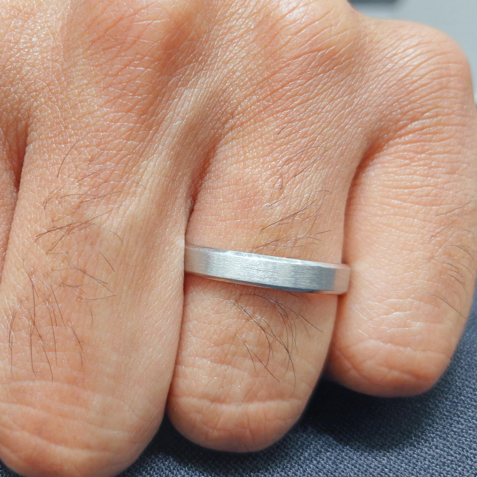 PLANTINUM RING
