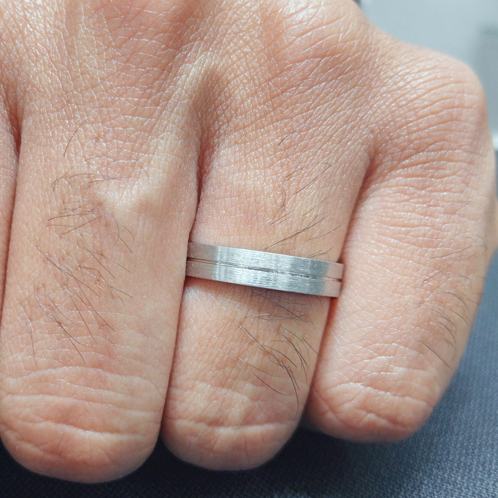 PLANTINUM RING