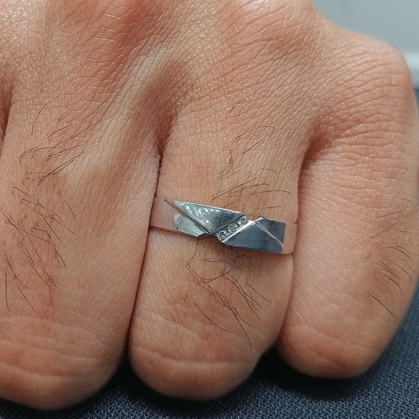 PLANTINUM RING